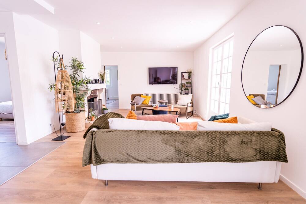 Photo of Bedroom in Saint-Etienne-la-Thillaye