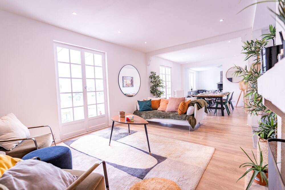 Photo of Livingroom in Saint-Etienne-la-Thillaye