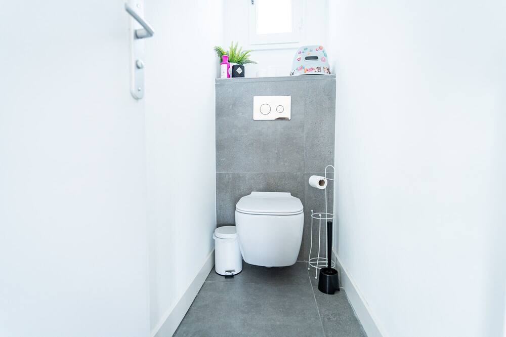 Photo of Bathroom in Saint-Etienne-la-Thillaye