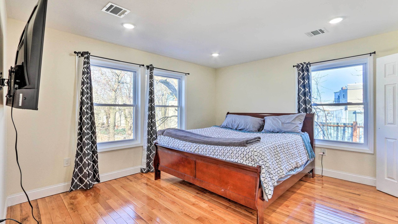 Photo of Bedroom in Newark