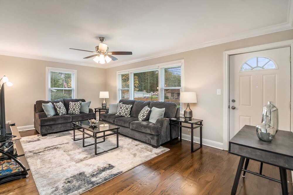 Photo of Livingroom in Elgin