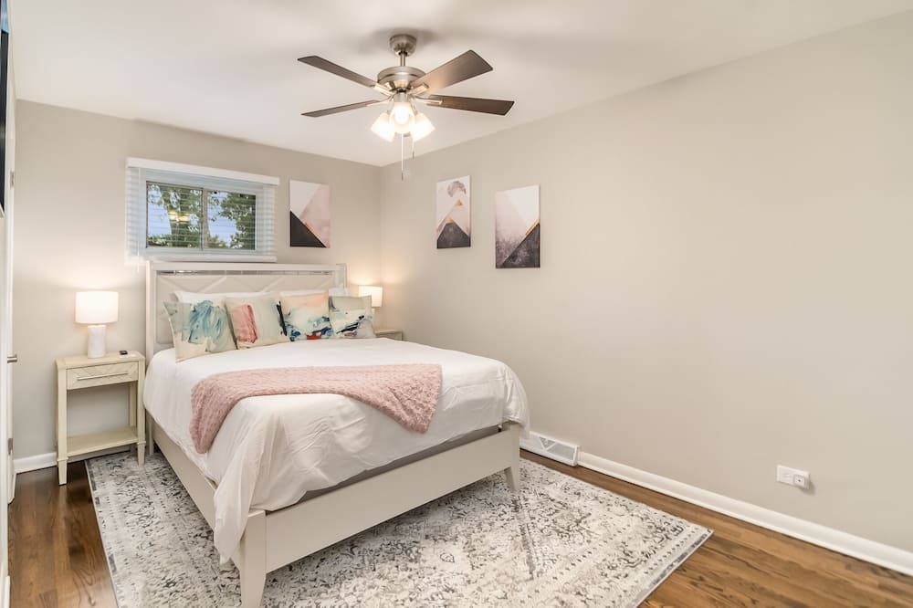 Photo of Bedroom in Elgin