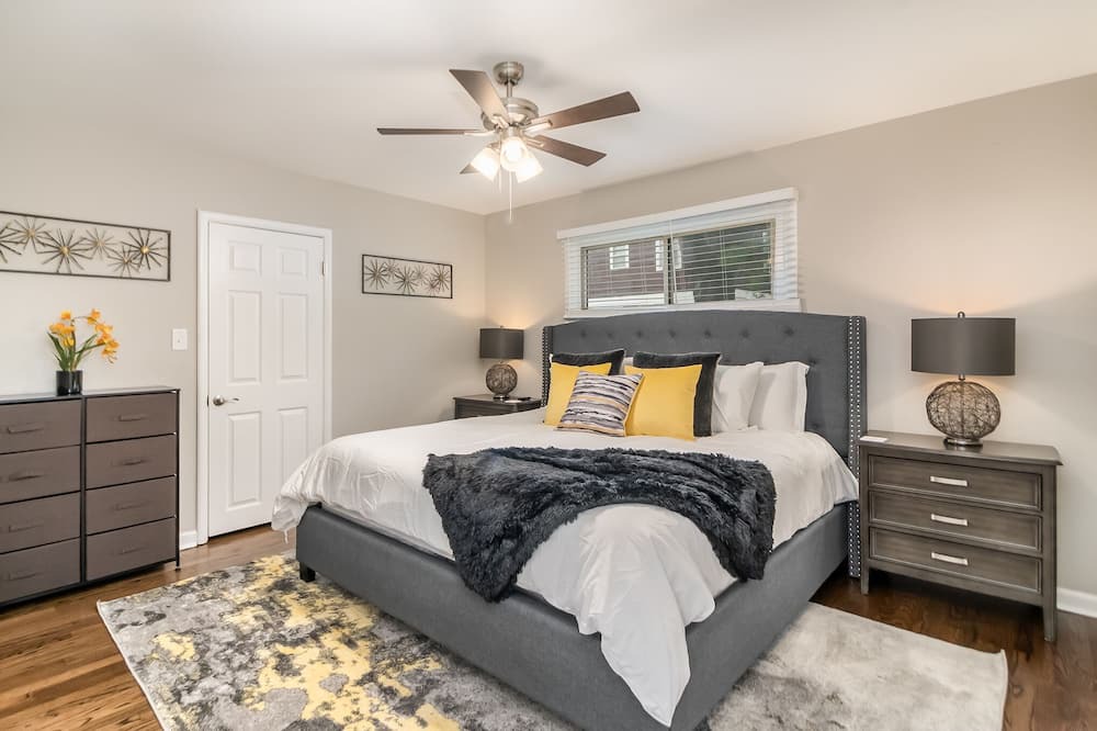 Photo of Bedroom in Elgin