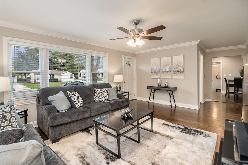 Photo of Others in Elgin