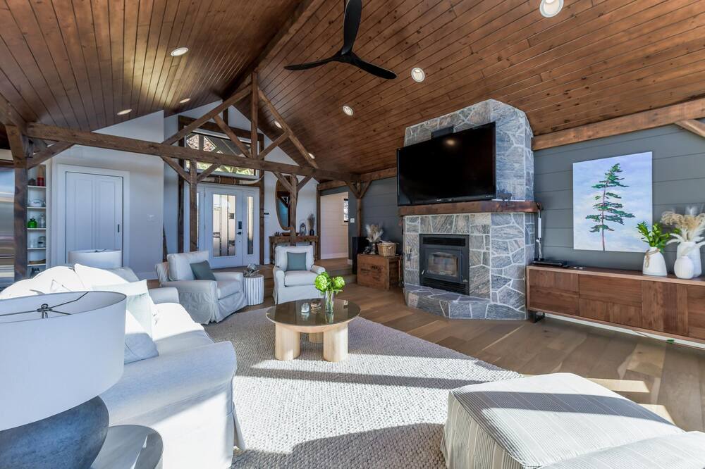 Photo of Livingroom in Rosseau