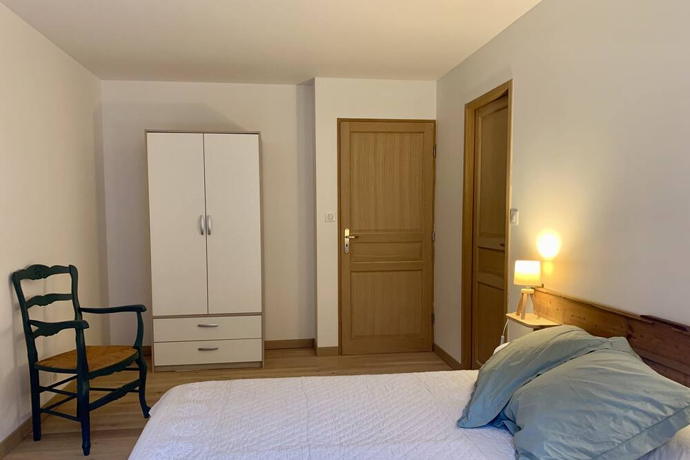 Photo of Bedroom in Caudebronde