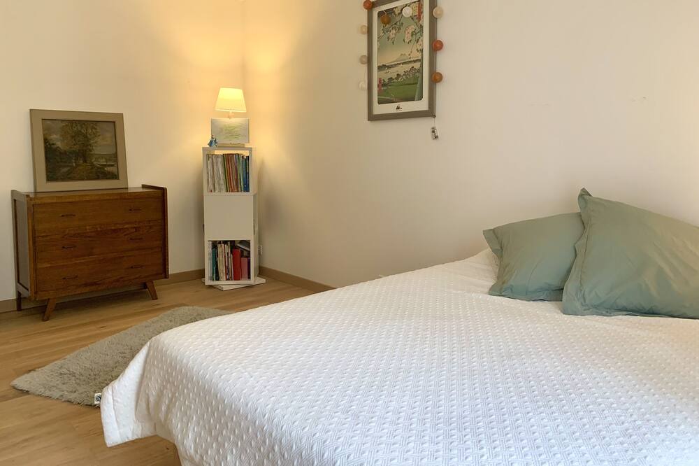 Photo of Bedroom in Caudebronde