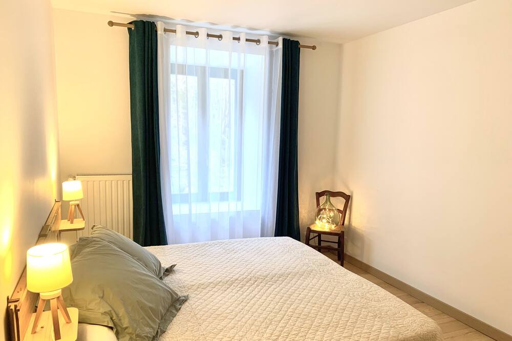 Photo of Bedroom in Caudebronde
