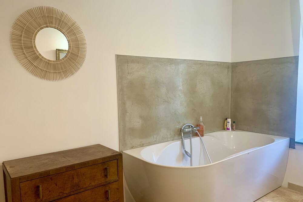 Photo of Bathroom in Caudebronde