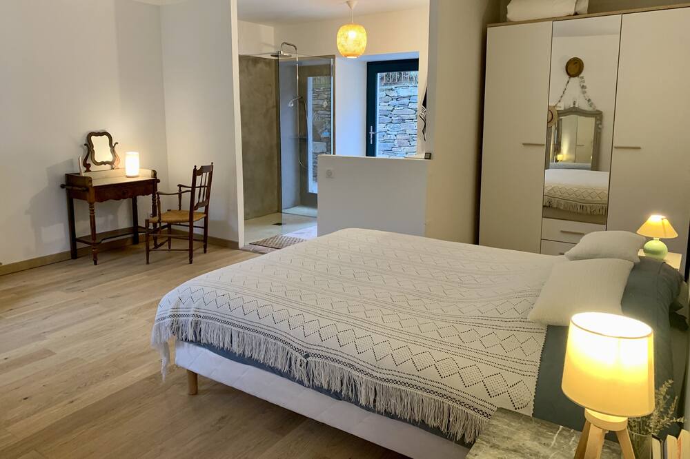 Photo of Bedroom in Caudebronde