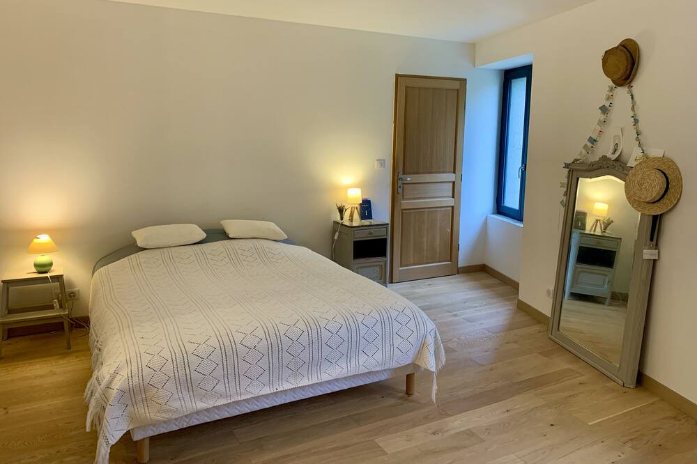 Photo of Bedroom in Caudebronde