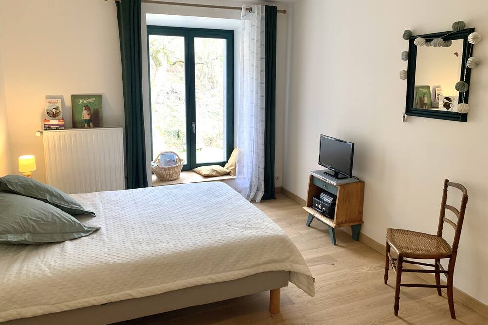 Photo of Bedroom in Caudebronde