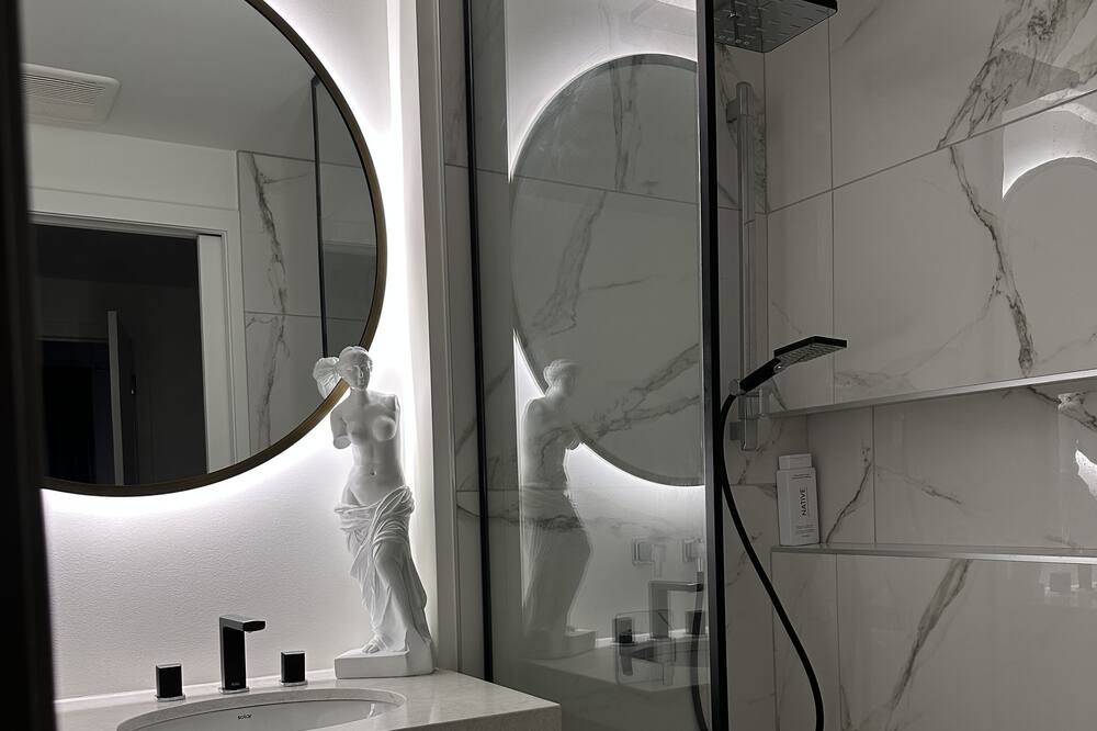 Photo of Bathroom in Brossard