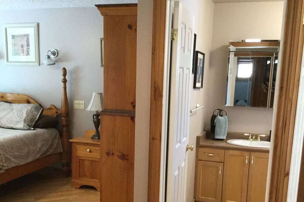 Photo of Bedroom in McMurrich/Monteith