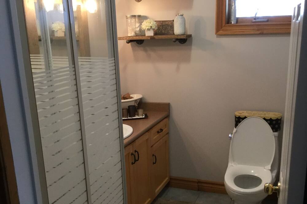 Photo of Bathroom in McMurrich/Monteith