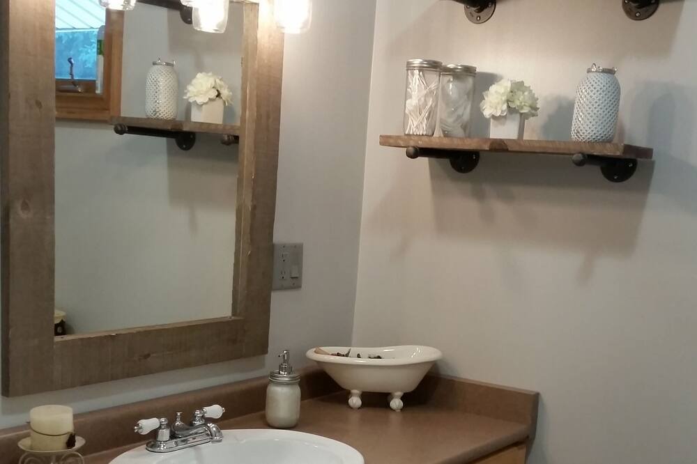 Photo of Bathroom in McMurrich/Monteith