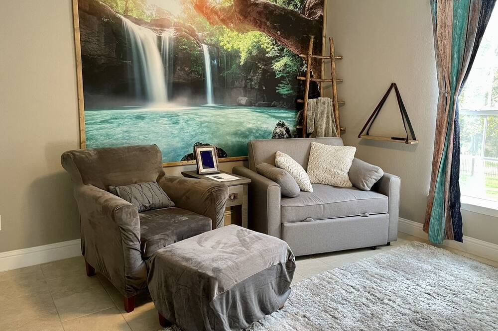 Photo of Livingroom in Montgomery