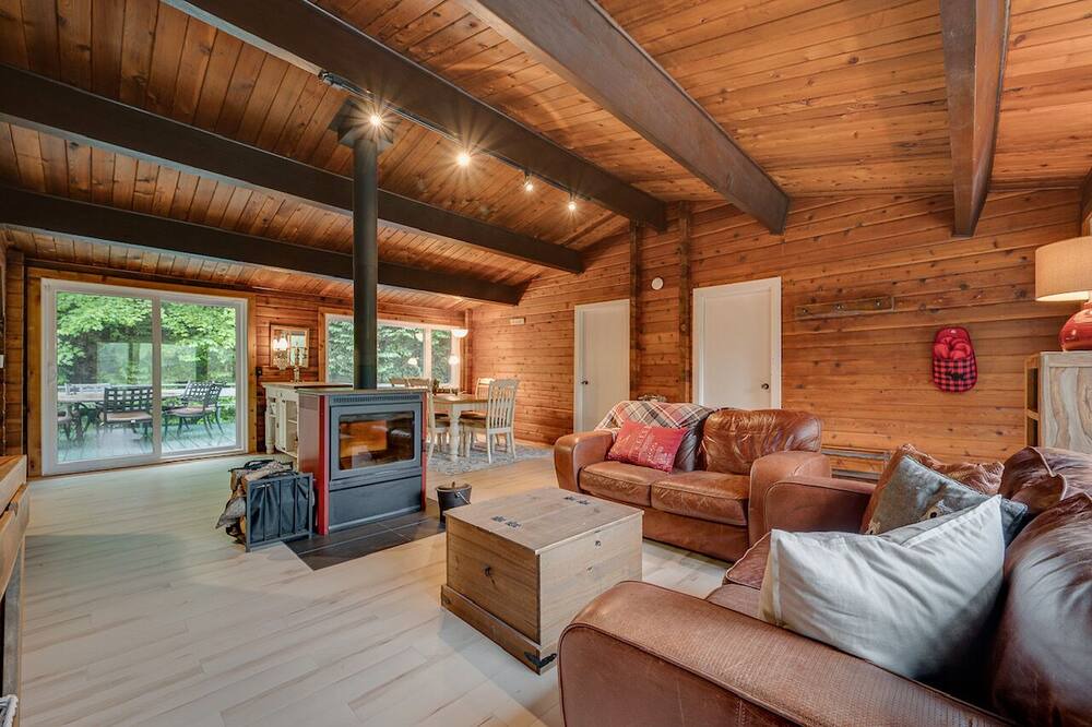 Photo of Livingroom in Sainte-Adele