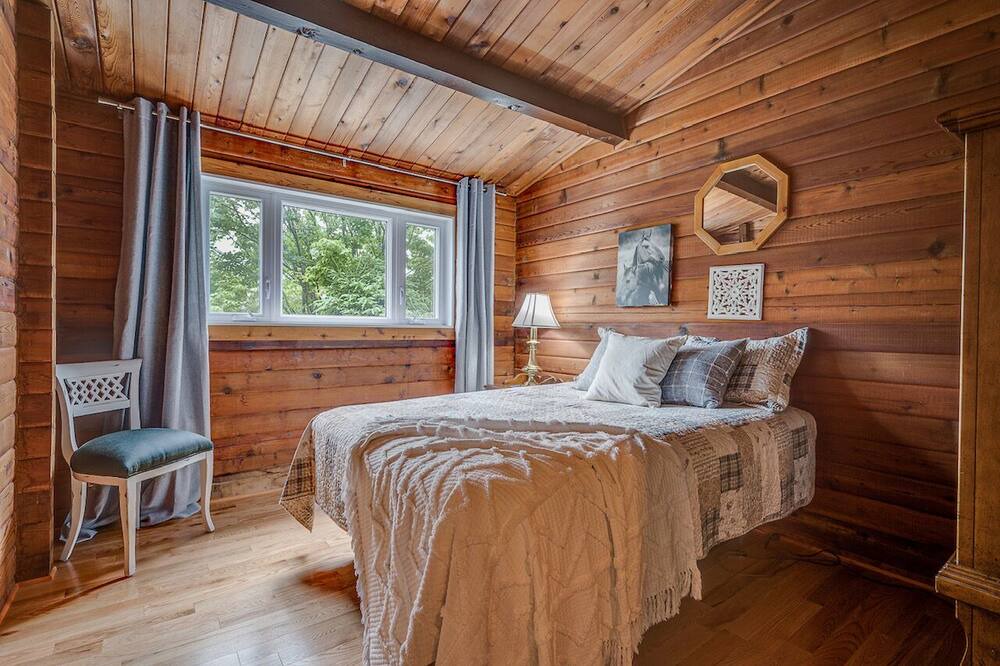Photo of Bedroom in Sainte-Adele