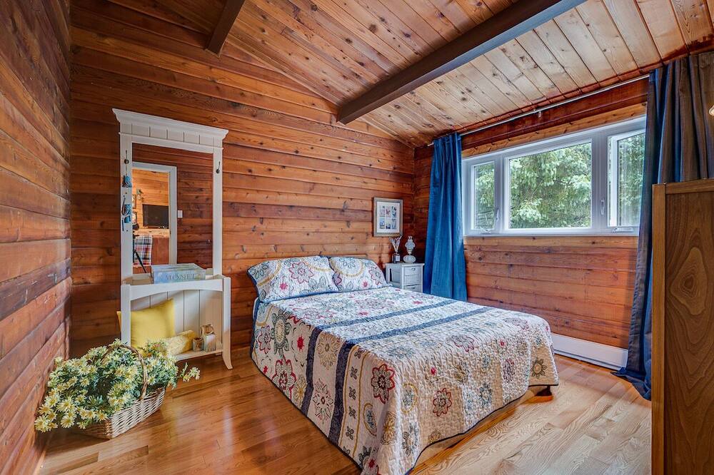 Photo of Bedroom in Sainte-Adele