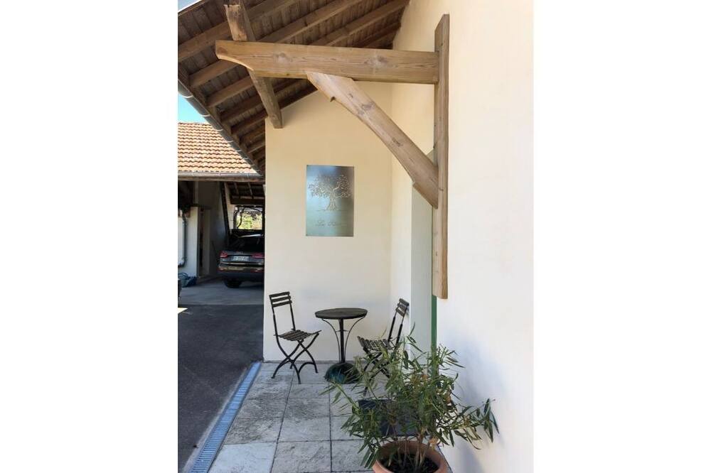 Photo of Outdoor in Gourgeon