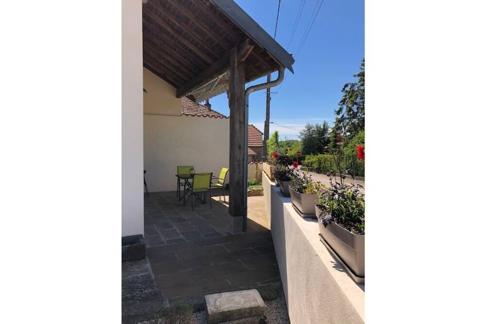 Photo of Patio Balcony in Gourgeon