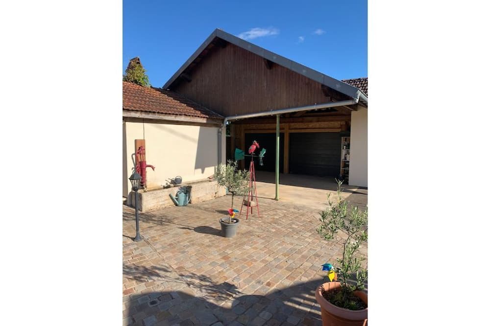 Photo of Outdoor in Gourgeon