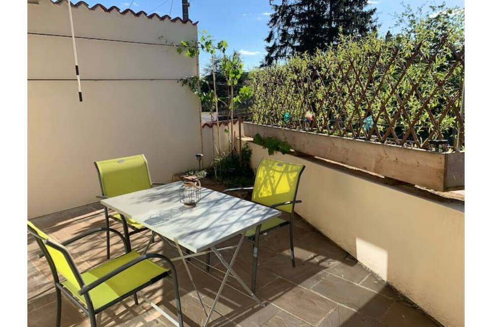 Photo of Outdoor in Gourgeon