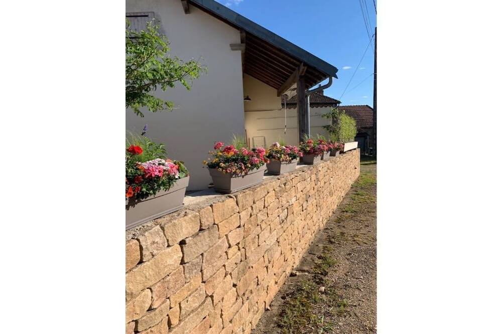 Photo of Outdoor in Gourgeon