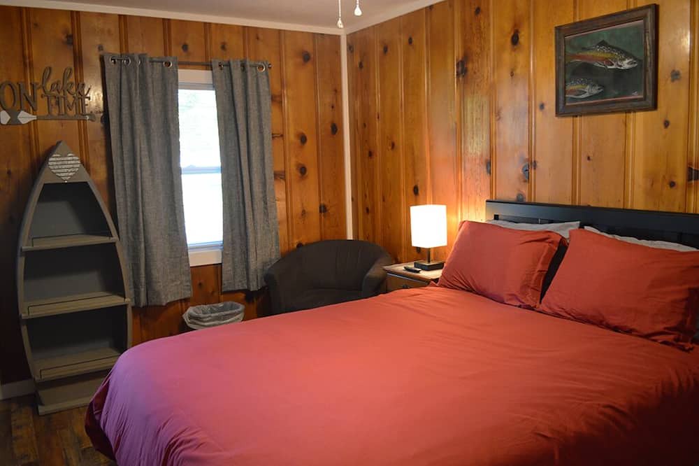 Photo of Bedroom in Bull Shoals