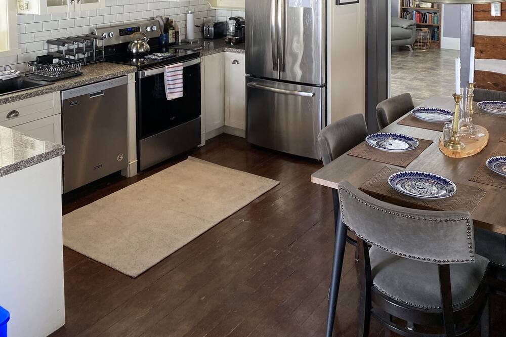 Photo of Kitchen in Mono
