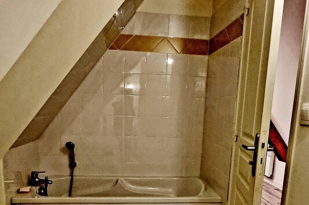 Photo of Bathroom in Taden