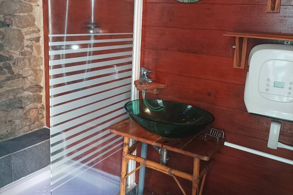 Photo of Bathroom in Trebes