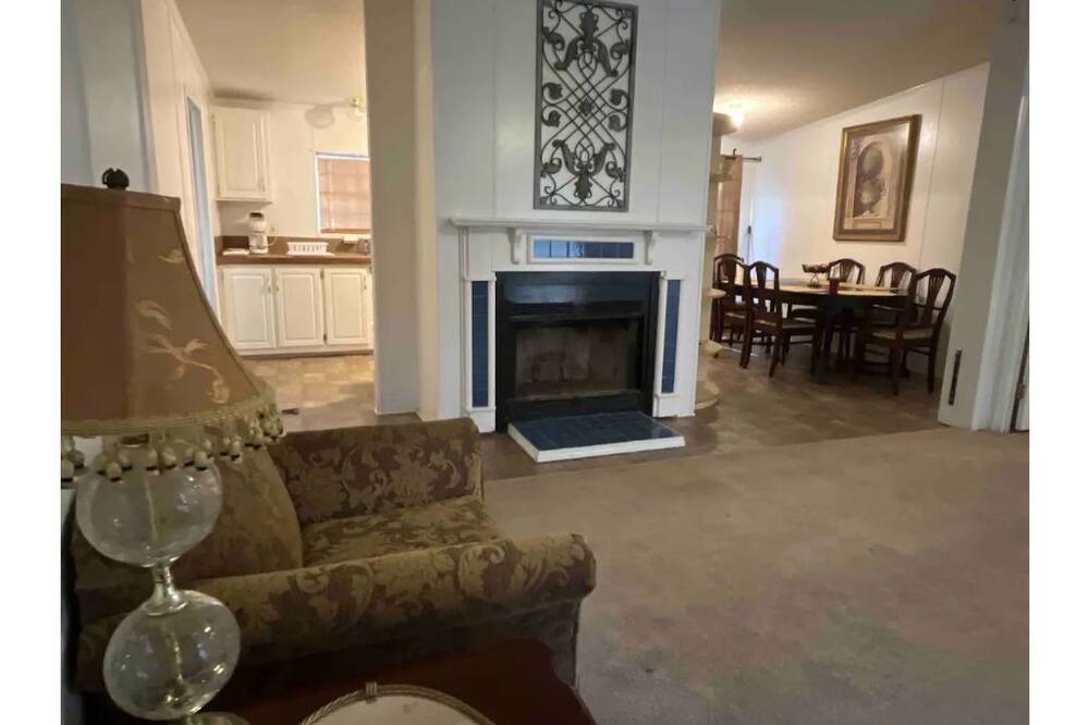 Photo of Livingroom in Elliott