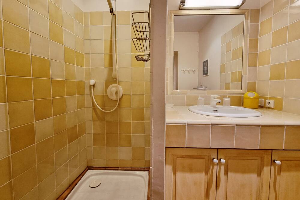 Photo of Bathroom in Luc-sur-Orbieu