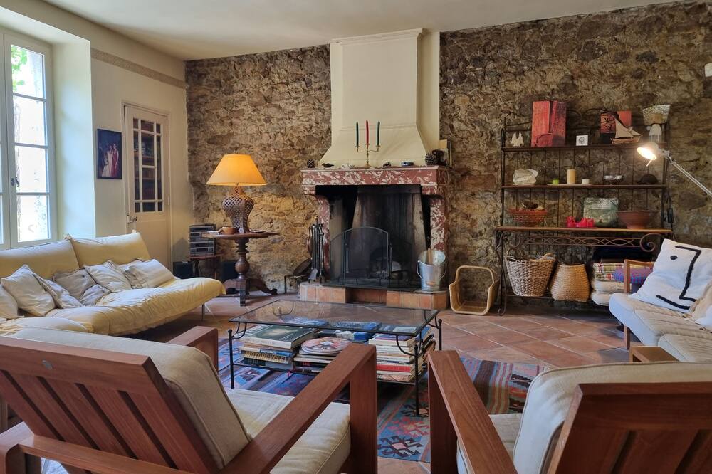 Photo of Livingroom in Luc-sur-Orbieu