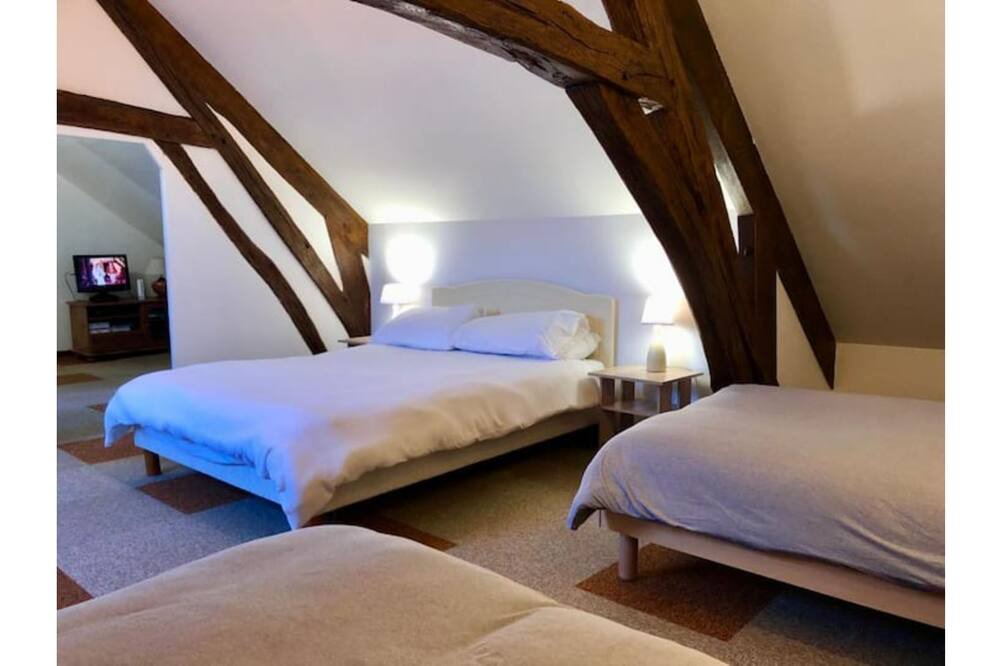 Photo of Bedroom in Parpecay