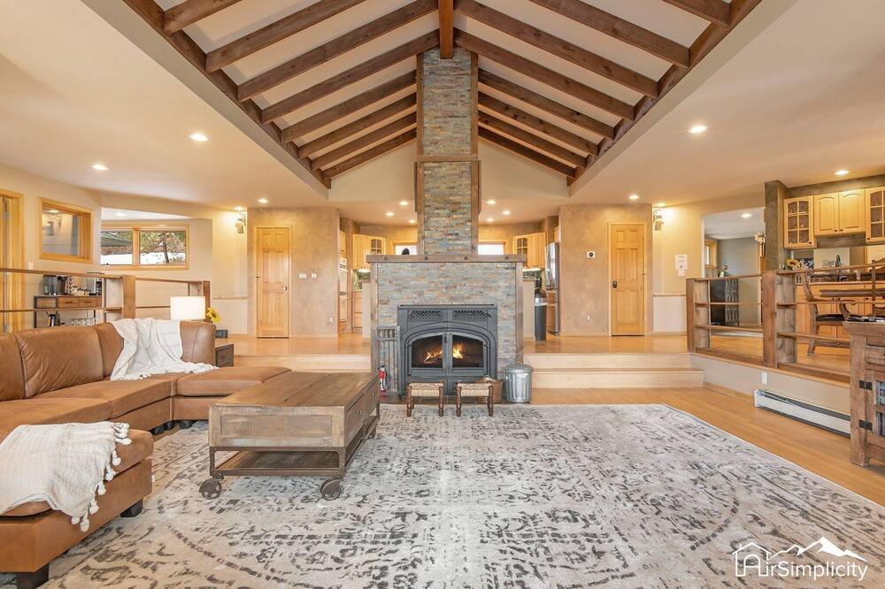 Photo of Livingroom in Kerr Gulch