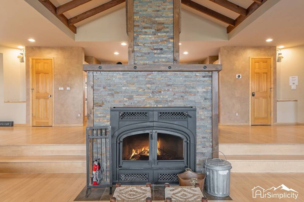 Photo of Livingroom in Kerr Gulch