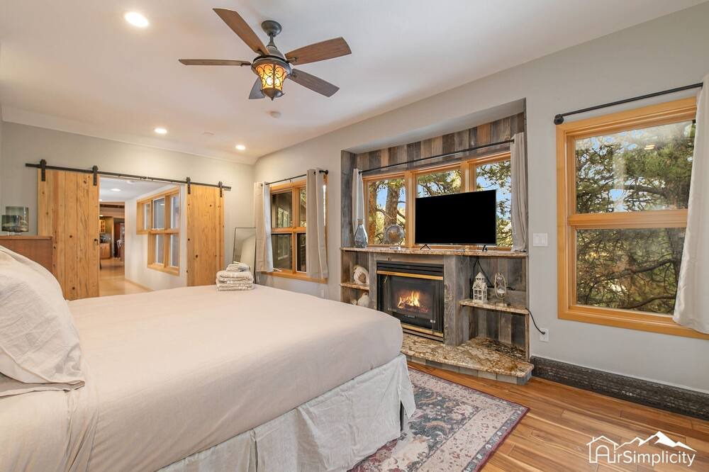 Photo of Livingroom in Kerr Gulch
