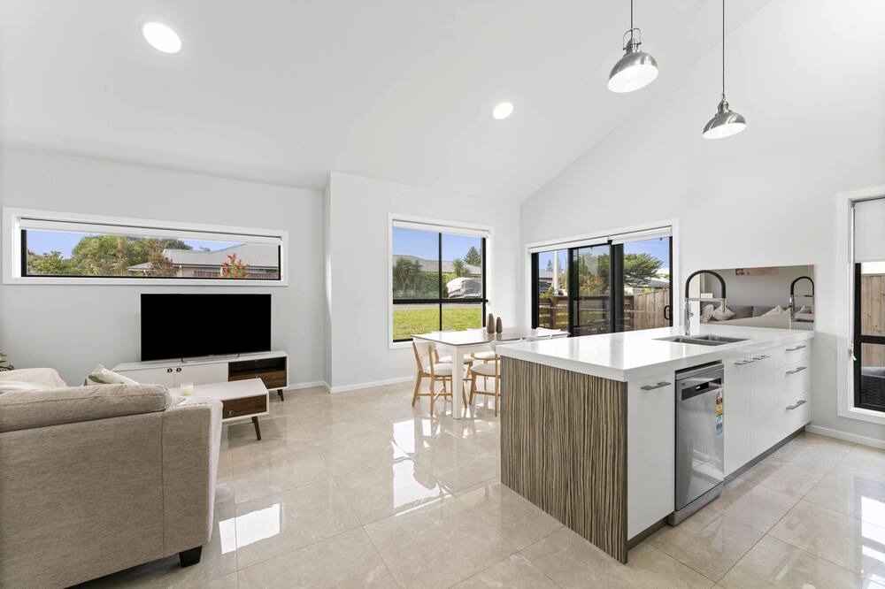 Photo of Others in Redhead