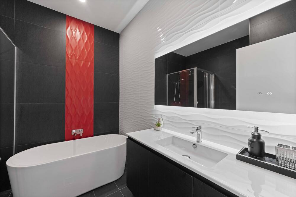 Photo of Bathroom in Redhead