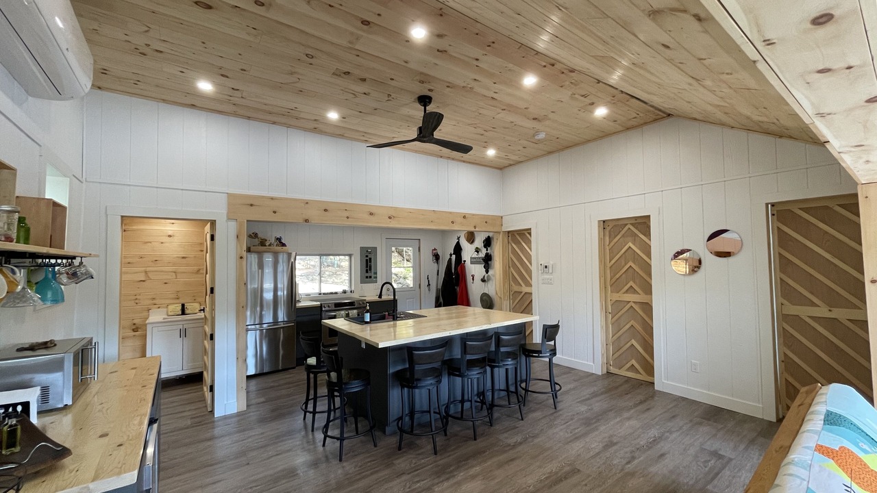 Photo of Kitchen in Muskoka Lakes
