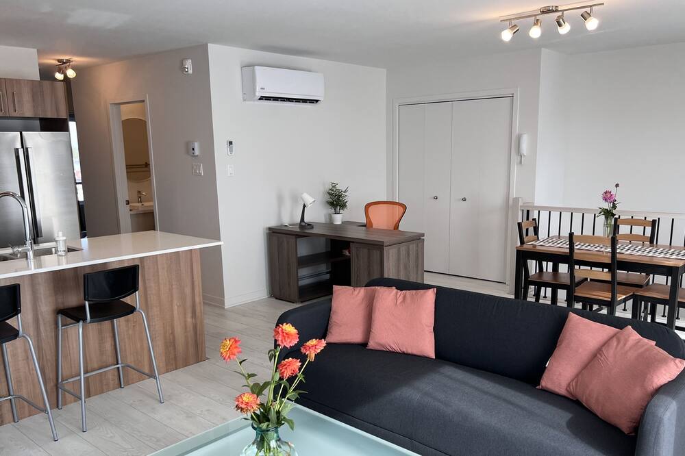Photo of Livingroom in Brossard
