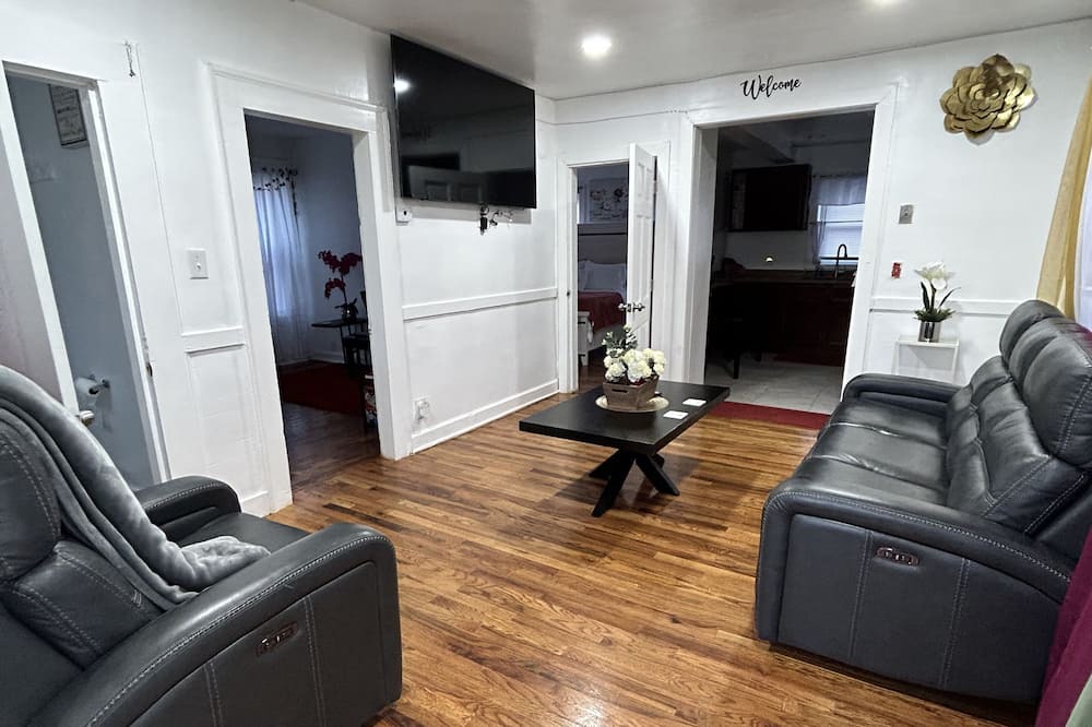 Photo of Livingroom in Meriden