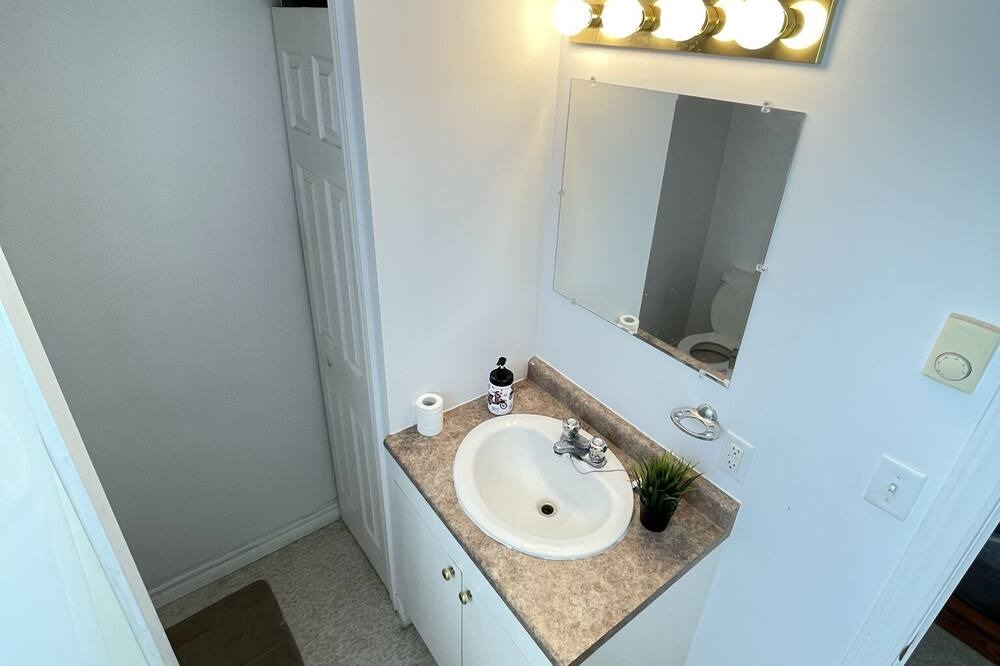 Photo of Bathroom in Iroquois Falls