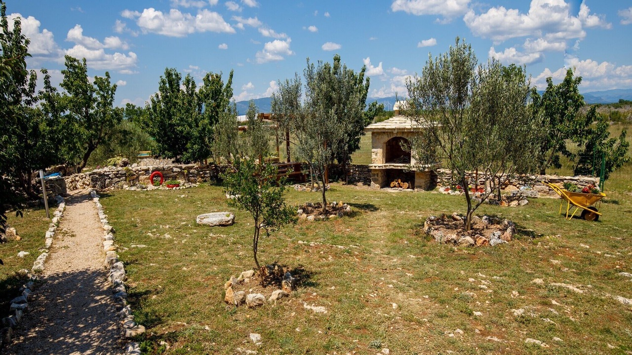 Photo of Outdoor in Oklaj