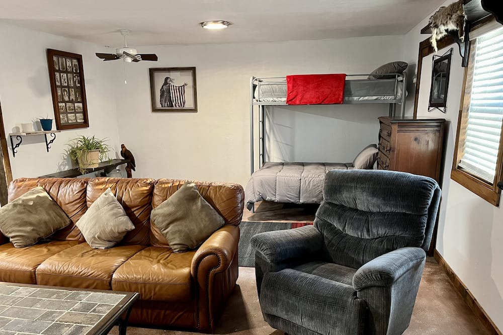Photo of Livingroom in Mead