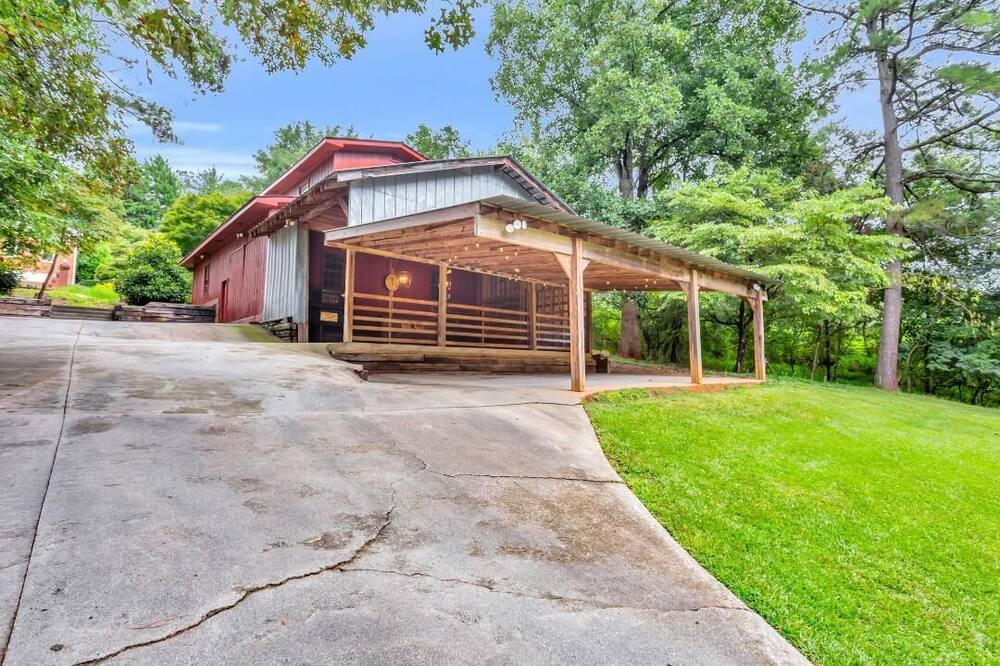 Photo of Outdoor in Flowery Branch