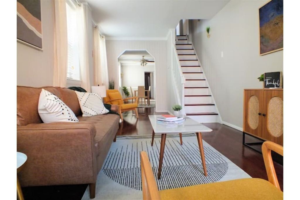 Photo of Livingroom in Upper Fells Point